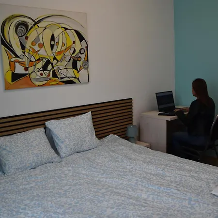Sarai Hotell