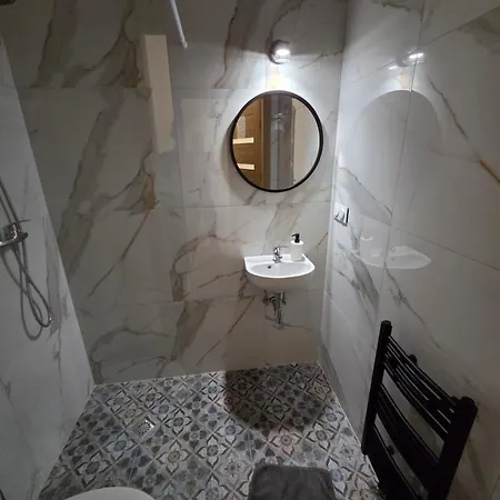 Sarai Hotell