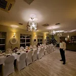 Отель Sarai